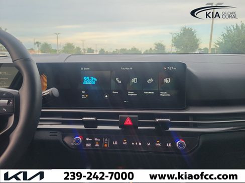 Certified 2026 Kia Sportage EX w/ EX Panorama Roof Package FWD image 21