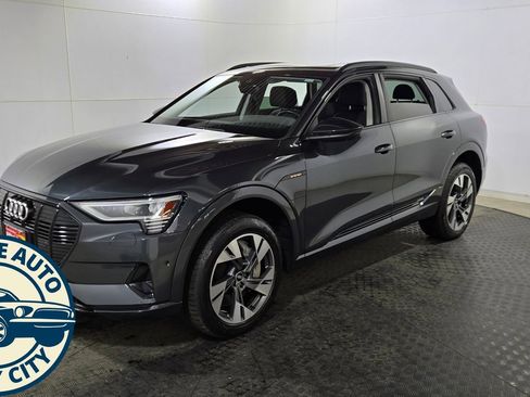 Used 2021 Audi e-tron Premium w/ Convenience Plus Package image 4