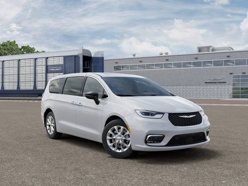 New 2026 Chrysler Pacifica Select AWD/4WD image 5