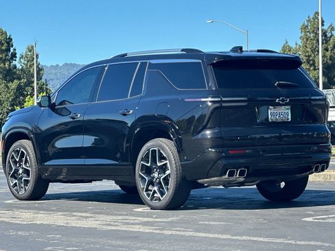Used 2025 Chevrolet Traverse High Country w/ LPO, Floor Liner Package AWD/4WD image 6