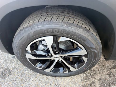 New 2026 Chevrolet Trax RS w/ Sunroof Package FWD image 9