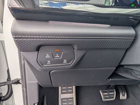 New 2026 Volkswagen Atlas Cross Sport SEL Premium R-Line image 19