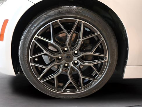 Used 2018 BMW 320i xDrive Sedan AWD/4WD image 33