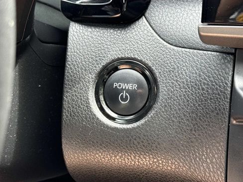 Used 2025 Toyota Camry SE FWD image 20