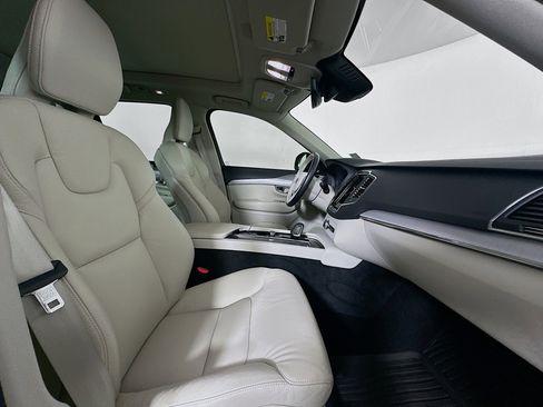 Used 2025 Volvo XC90 B5 Core w/ Protection Package image 34