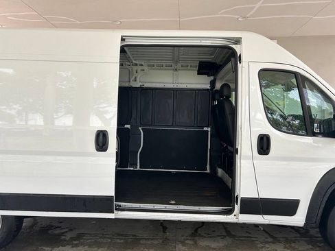 Used 2025 RAM ProMaster 2500 w/ Convenience Group FWD image 24