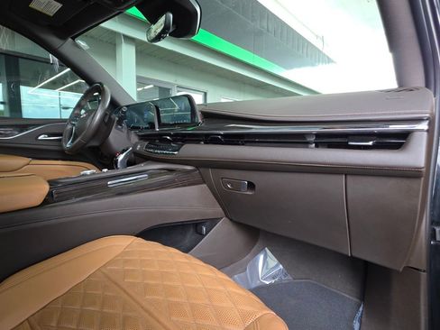 Used 2022 Cadillac Escalade ESV Sport w/ Touring Package image 27