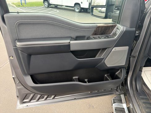 Used 2024 Ford F250 Lariat w/ Chrome Package image 14