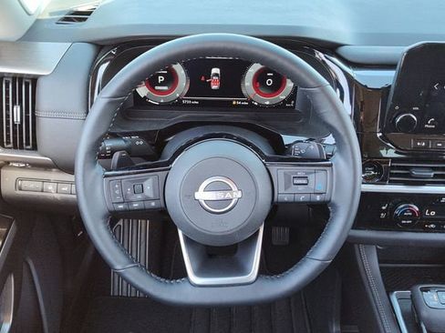 Used 2025 Nissan Pathfinder Platinum w/ Cargo Package image 21