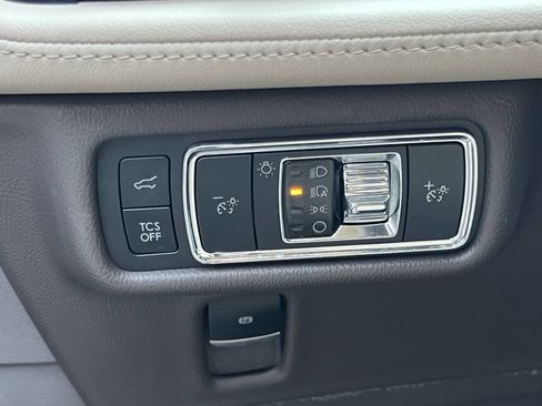 Used 2022 Lincoln Nautilus Reserve image 32