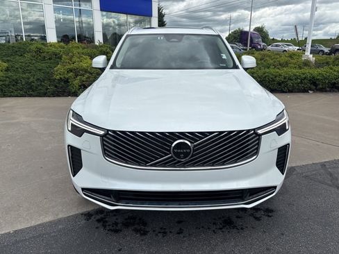 Used 2025 Volvo XC90 B5 Plus AWD/4WD image 4