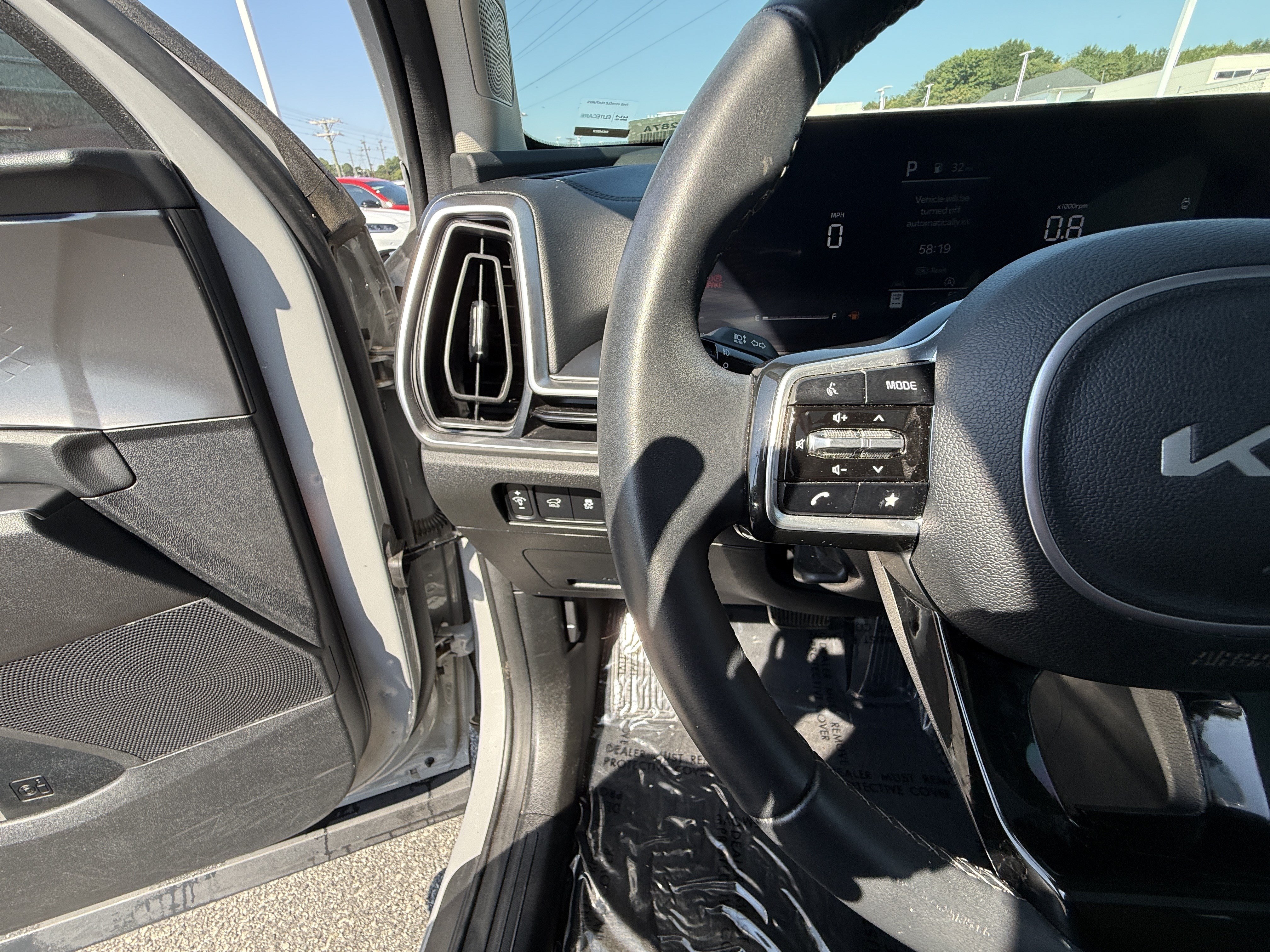 Used 2024 Kia Sorento EX w/ Panoramic Sunroof Package FWD image 19