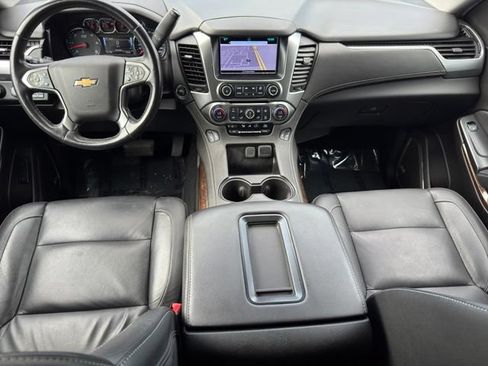 Used 2020 Chevrolet Suburban LT w/ Luxury Package AWD/4WD image 11