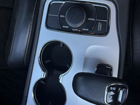 Used 2015 Jeep Grand Cherokee SRT AWD/4WD image 19