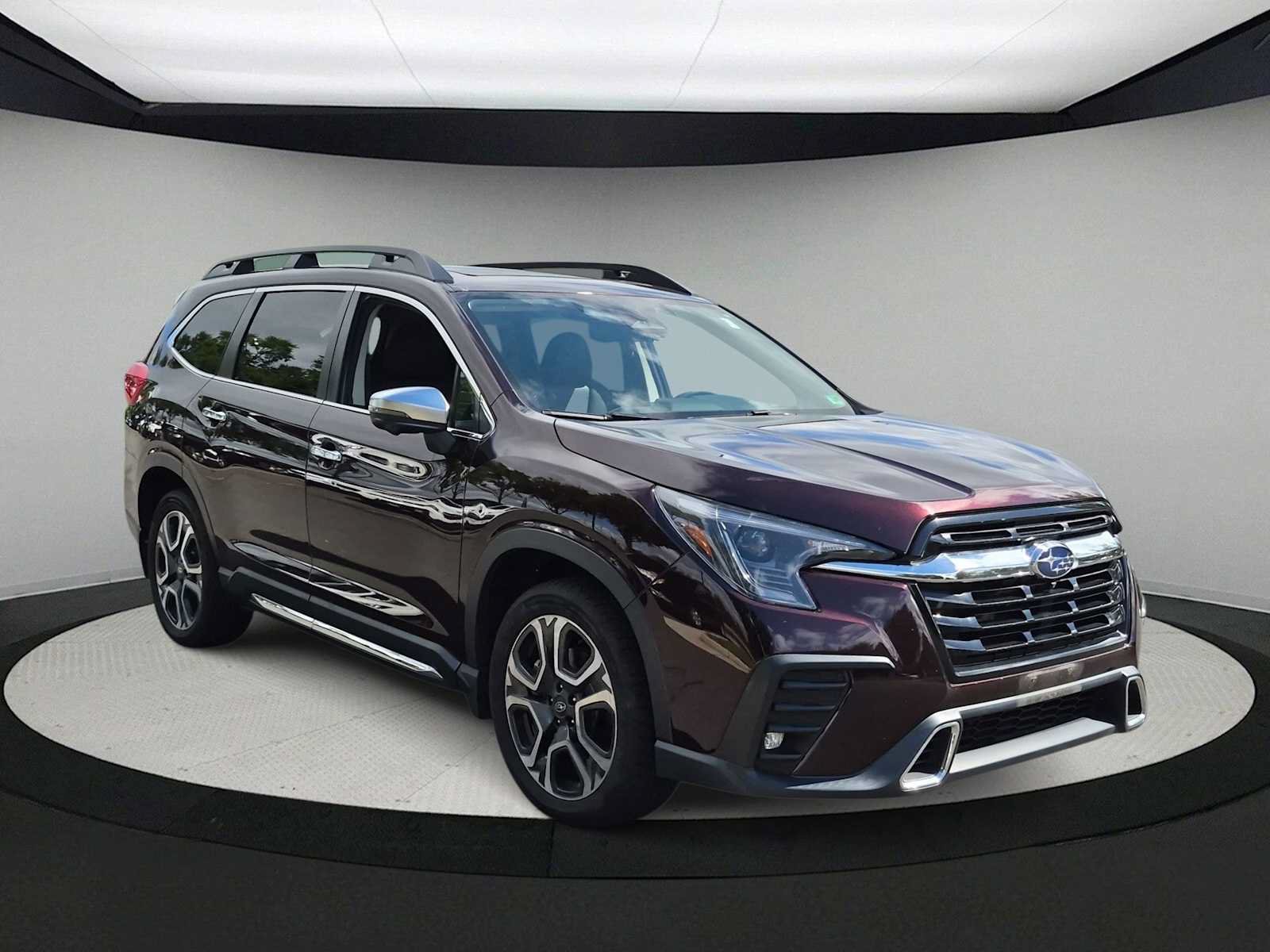 Used 2023 Subaru Ascent Touring AWD/4WD image 2
