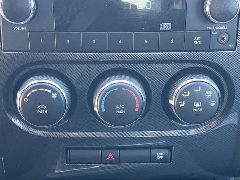 Used 2010 Dodge Challenger R/T image 6