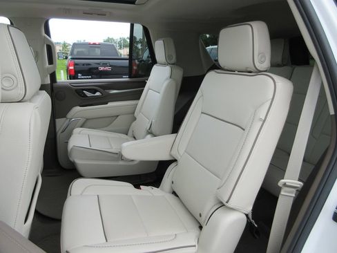 Certified 2024 GMC Yukon Denali w/ Max Trailering Package AWD/4WD image 25