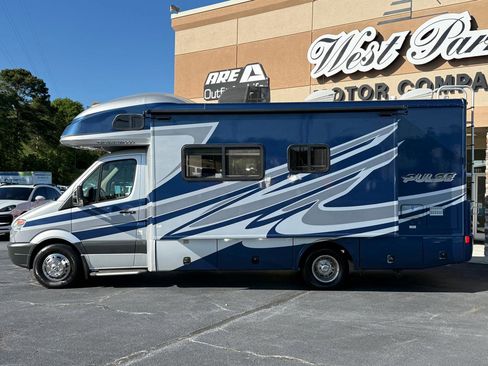 Used 2008 Dodge Sprinter 3500 RWD image 2
