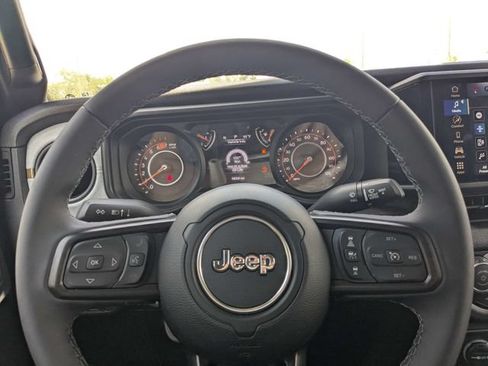 Used 2026 Jeep Wrangler Sport AWD/4WD image 16