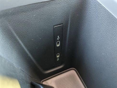 New 2026 Volkswagen Tiguan SE image 37