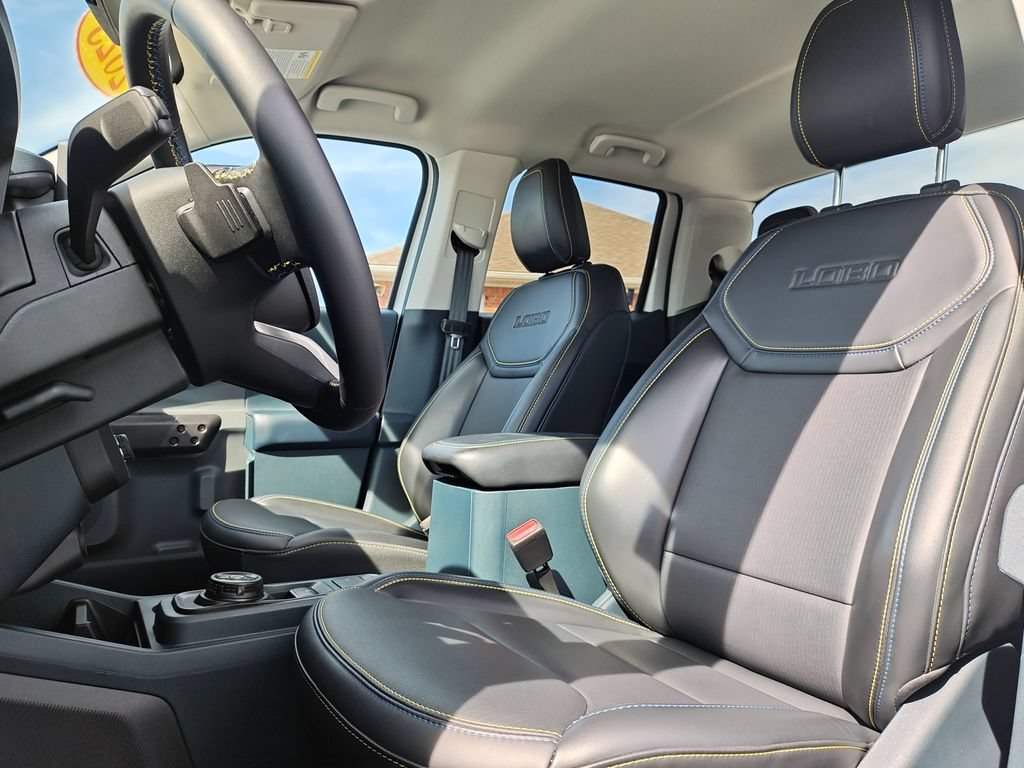 Used 2025 Ford Maverick Lobo AWD/4WD image 13