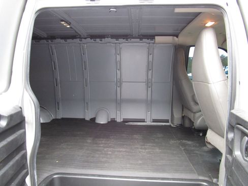 Used 2022 Chevrolet Express 2500 Extended w/ Driver Convenience Package image 20