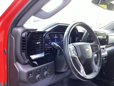 Used 2025 Chevrolet Silverado 1500 LT AWD/4WD image 9