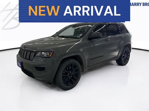 Used 2021 Jeep Grand Cherokee Laredo X AWD/4WD image 1