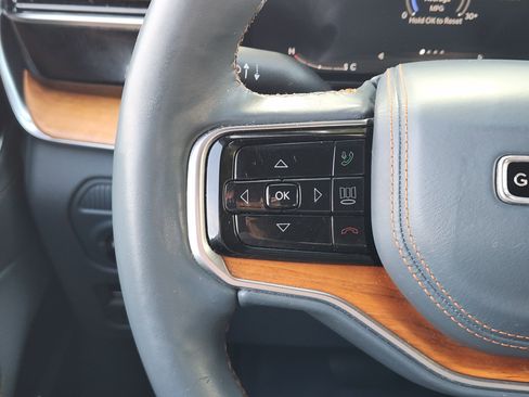 Used 2022 Jeep Grand Wagoneer Series III w/ Flexible Seating Group image 35