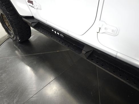 Used 2018 Jeep Wrangler Unlimited Rubicon AWD/4WD image 13