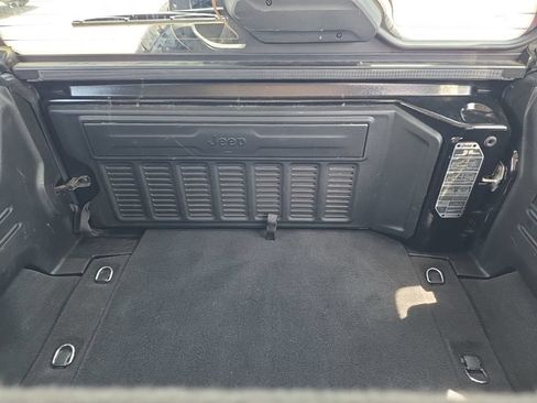 Used 2024 Jeep Wrangler Unlimited Sport AWD/4WD image 11