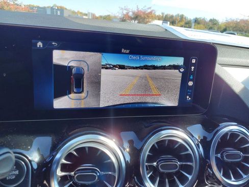 Used 2025 Mercedes-Benz GLA 250 4MATIC image 19