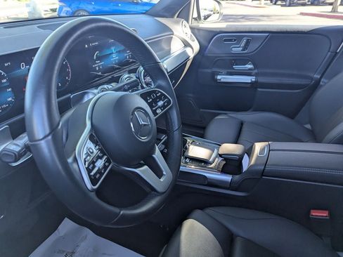 Used 2021 Mercedes-Benz GLB 250 4MATIC image 18