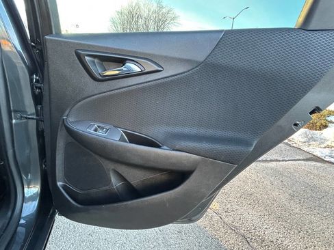 Used 2017 Chevrolet Malibu LT image 40