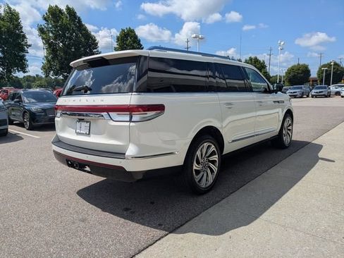 Certified 2023 Lincoln Navigator L Reserve AWD/4WD image 8