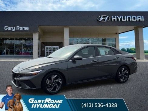 Used 2024 Hyundai Elantra SEL w/ Convenience Package FWD image 4