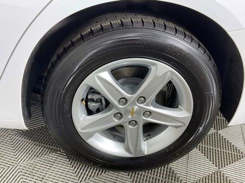 Used 2023 Chevrolet Malibu LT w/ Driver Confidence Package FWD image 9