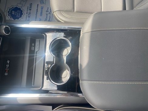 New 2025 Chevrolet Suburban Premier image 24