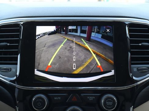 Used 2022 Jeep Grand Cherokee Laredo E w/ Security & Convenience Group image 12