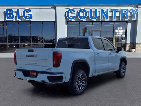 Used 2022 GMC Sierra 1500 AT4 w/ Technology Package AWD/4WD image 5