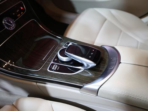 Used 2015 Mercedes-Benz C 300 4MATIC Sedan image 21