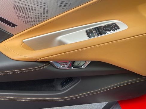 Used 2021 Chevrolet Corvette Stingray w/ Z51 Performance Package image 17