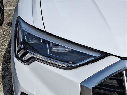 Certified 2025 Audi Q3 2.0T Premium AWD/4WD image 4
