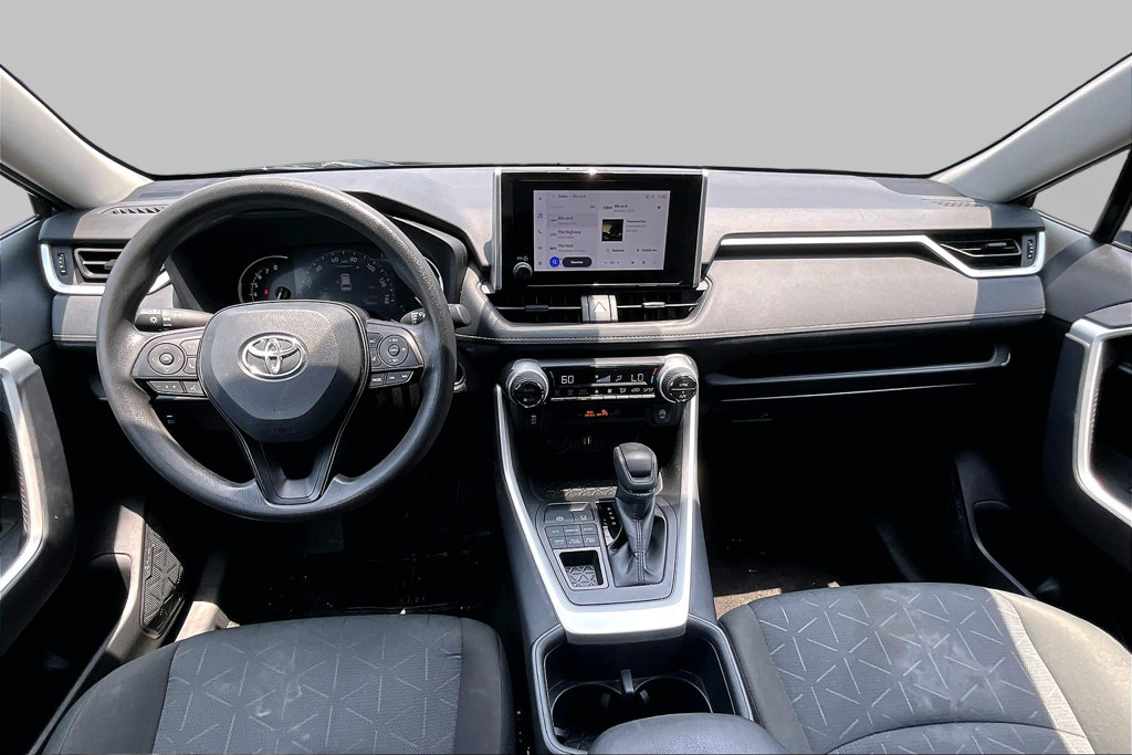 Used 2025 Toyota RAV4 XLE AWD/4WD image 7