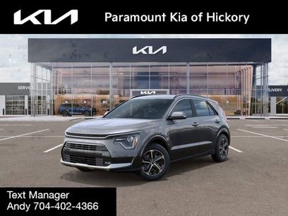 New 2025 Kia Niro SX