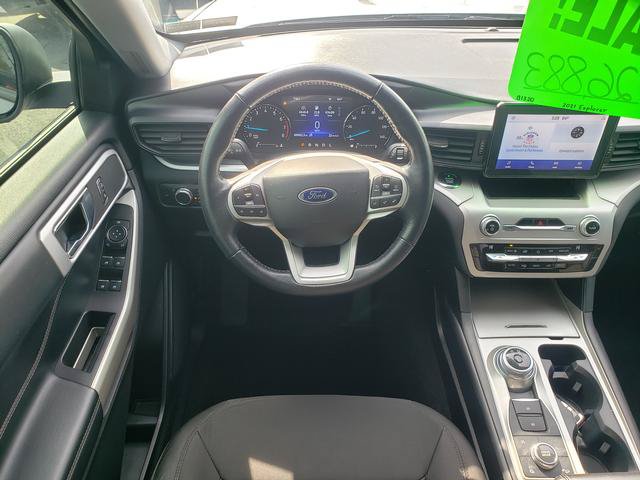 Used 2021 Ford Explorer XLT AWD/4WD image 16