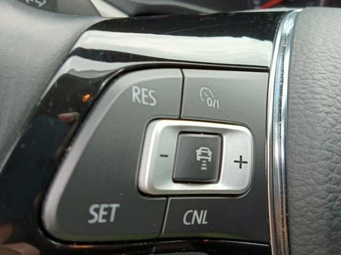 Used 2022 Volkswagen Passat 2.0T SE FWD image 10