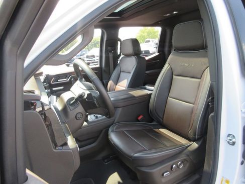 Certified 2025 GMC Sierra 1500 Denali AWD/4WD image 24