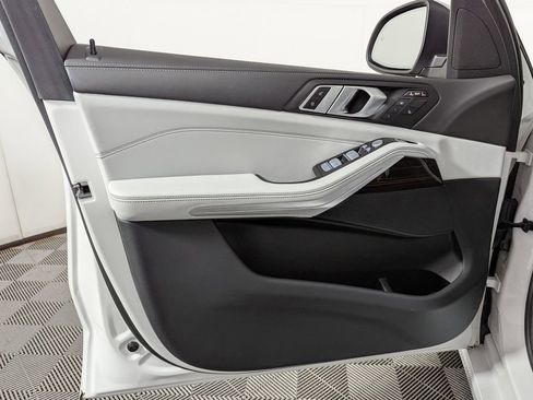 Certified 2023 BMW X7 xDrive40i image 14