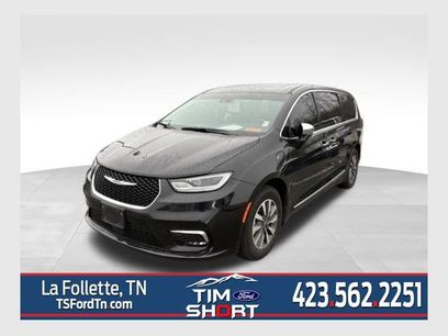 Used 2023 Chrysler Pacifica Limited